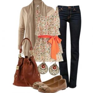 Conjunto completo de blusa, jean, chaqueta y accesorios