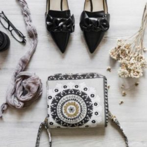 Cartera complemento para mujer.